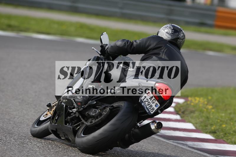 /53 16.09.2025 Track Day Domi Aegerter ADR/Gruppe gruen/44